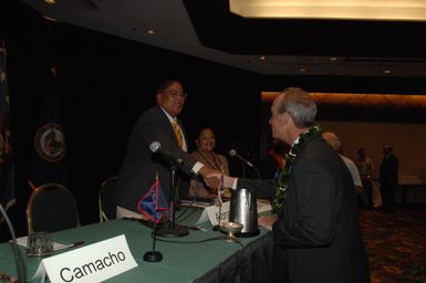 [Assignment: 48-DPA-09-29-08_SOI_K_Isl_Conf_AM] Insular Areas Health Summit [("The Future of Health Care in the Insular Areas: A Leaders Summit") at the Marriott Hotel in] Honolulu, Hawaii, where Interior Secretary Dirk Kempthorne [joined senior federal health officials and leaders of the U.S. territories and freely associated states to discuss strategies and initiatives for advancing health care in those communinties [48-DPA-09-29-08_SOI_K_Isl_Conf_AM_DOI_0417.JPG]