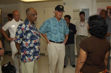 [Assignment: 48-DPA-SOI_K_Kwajalein_6-11-07] Pacific Islands Tour: Visit of Secretary Dirk Kempthorne [and aides] to Kwajalein Atoll, of the Republic of Marshall Islands [48-DPA-SOI_K_Kwajalein_6-11-07__DI14321.JPG]