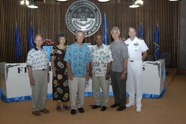 [Assignment: 48-DPA-SOI_K_Pohnpei_6-10-11-07] Pacific Islands Tour: Visit of Secretary Dirk Kempthorne [and aides] to Pohnpei Island, of the Federated States of Micronesia [48-DPA-SOI_K_Pohnpei_6-10-11-07__DI13681.JPG]