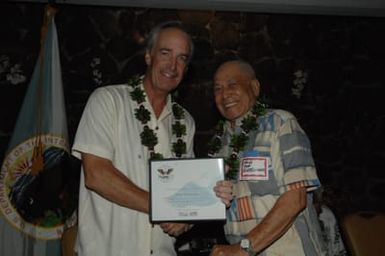 [Assignment: 48-DPA-09-28-08_SOI_K_NPS_Vol_AZ] President's Call to Service Award ceremony and reception for volunteers at the U.S.S. Arizona Memorial, Pearl Harbor, Honolulu, Hawaii, with Secretary Dirk Kempthorne [joining the National Park Service's Chief Historian for the Memorial, Daniel Martinez, among the dignitaries on hand] [48-DPA-09-28-09_SOI_K_NPS_Vol_AZ_IOD_4648.JPG]