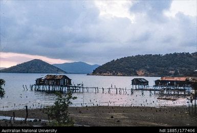 Port Moresby - Dogu Village