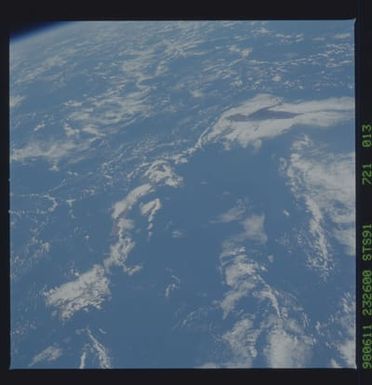 STS091-721-013 - STS-091 - Earth observations taken from orbiter Discovery during STS-91 mission