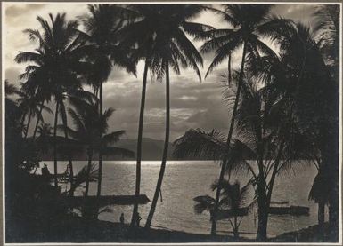 Sunset, Boianai, [1] / Frank Hurley