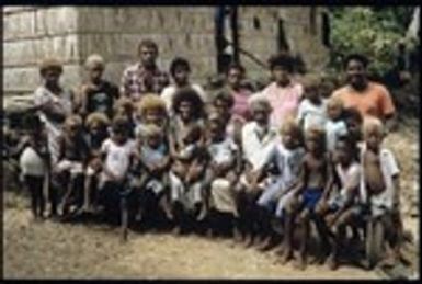 Jonathan Fifi'i, his wife 'Antuini, with their extended family at 'Ilemi