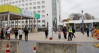 ["COP23 UN Climate Change Conference in Bonn – Soundscape at the Entrance to the Conference Centre"]