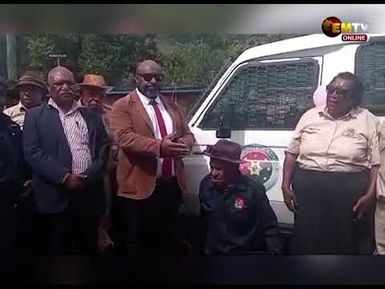 GOROKA VILLAGE COURT RECIEVES NEW UNIFORMS