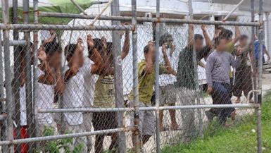 PNG police request more police to deal with immigration detainees on Manus