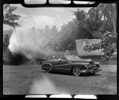 Jack [Lynsh?] and others in a car, Grand Hotel, Tahiti