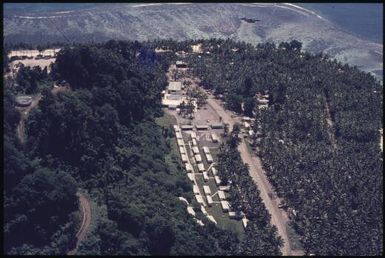 Coral shore : Helicopter flight, Bougainville Island, Papua New Guinea, 1971 / Terence and Margaret Spencer