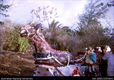 Christmas - sleigh float