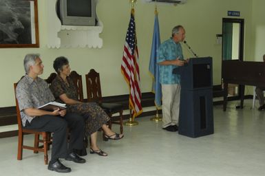 [Assignment: 48-DPA-SOI_K_Pohnpei_6-10-11-07] Pacific Islands Tour: Visit of Secretary Dirk Kempthorne [and aides] to Pohnpei Island, of the Federated States of Micronesia [48-DPA-SOI_K_Pohnpei_6-10-11-07__DI14193.JPG]