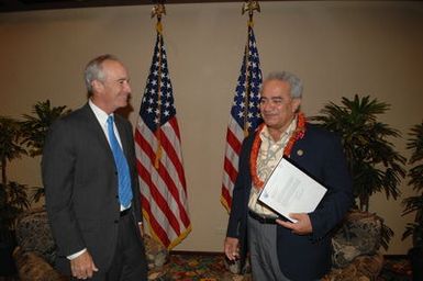 [Assignment: 48-DPA-09-29-08_SOI_K_Isl_Conf_Lead] Participants in the Insular Areas Health Summit [("The Future of Health Care in the Insular Areas: A Leaders Summit") at the Marriott Hotel in] Honolulu, Hawaii, where Interior Secretary Dirk Kempthorne [joined senior federal health officials and leaders of the U.S. territories and freely associated states to discuss strategies and initiatives for advancing health care in those communinties [48-DPA-09-29-08_SOI_K_Isl_Conf_Lead_DOI_0771.JPG]