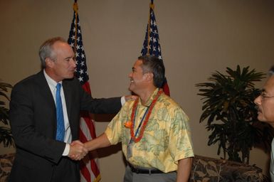 [Assignment: 48-DPA-09-29-08_SOI_K_Isl_Conf_Lead] Participants in the Insular Areas Health Summit [("The Future of Health Care in the Insular Areas: A Leaders Summit") at the Marriott Hotel in] Honolulu, Hawaii, where Interior Secretary Dirk Kempthorne [joined senior federal health officials and leaders of the U.S. territories and freely associated states to discuss strategies and initiatives for advancing health care in those communinties [48-DPA-09-29-08_SOI_K_Isl_Conf_Lead_DOI_0780.JPG]