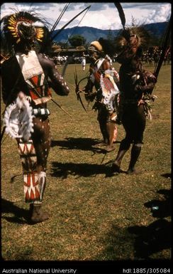 Men in traditional dress, Goroka Show