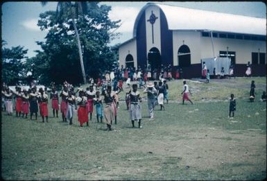 Nissan Island dancing (8) : Nissan Island, Papua New Guinea, 1960 / Terence and Margaret Spencer