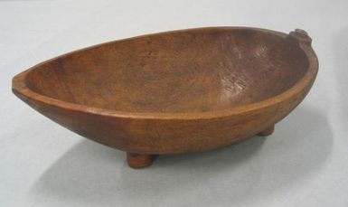 Kumete roroa (food bowl)