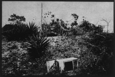 Nauru (old oven in pinnacles)