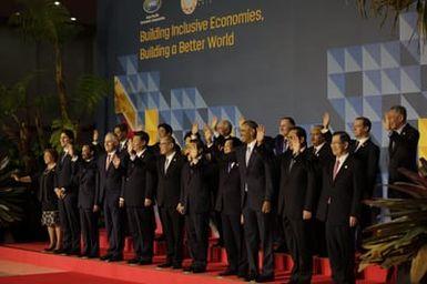 Barack Obama joins Asia Pacific Economic Cooperation Summit leaders for a photo in Manila, Philippines, November 19, 2015