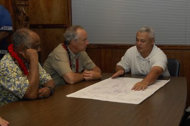 [Assignment: 48-DPA-SOI_K_Amer_Sam] Pacific Islands Tour: Visit of Secretary Dirk Kemmpthorne [and aides] to American Samoa, U.S. Territory [48-DPA-SOI_K_Amer_Sam__DI15341.JPG]