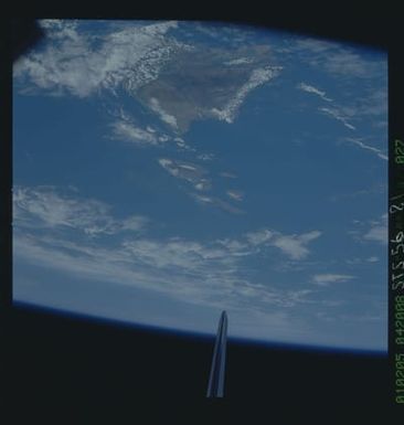 STS056-81-027 - STS-056 - Earth observations taken from Discovery during STS-56 mission