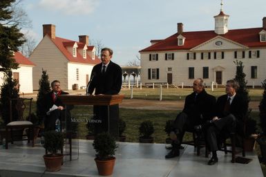 [Assignment: 48-DPA-01-12-09_SOI_K_Mt_Vernon] Visit of Secretary Dirk Kempthorne to Mount Vernon Estate and Gardens, Mount Vernon, Virginia, [for touring and announcement of the U.S. nomination of the George Washington home, along with the Papahanaumokuakea Marine National Monument in Hawaii, for inclusion on the United Nations Educational, Scientific, and Cultural Organization's (UNESCO's) World Heritage List. Joining Secretary Kempthorne for the announcement was James Rees, Executive Director of the Mount Vernon Estate and Gardens.] [48-DPA-01-12-09_SOI_K_Mt_Vernon_IOD_9447.JPG]