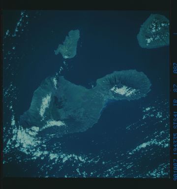 S41-87-087 - STS-041 - STS-41 earth observations