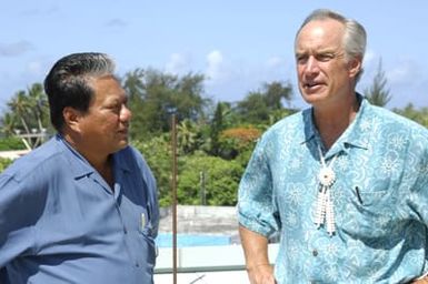 [Assignment: 48-DPA-SOI_K_Majuro_6-11-12-07] Pacific Islands Tour: Visit of Secretary Dirk Kempthorne [and aides] to Majuro Atoll, of the Republic of Marshall Islands [48-DPA-SOI_K_Majuro_6-11-12-07__DI14714.JPG]