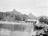 Avarua (Cook Islands), house on coastline of water