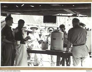 ROUNA FALLS AREA, NEW GUINEA. 1944-01-02. SALVATION ARMY COFFEE STALL AT THE CHECK POINT ON THE ROUNA FALLS ROAD