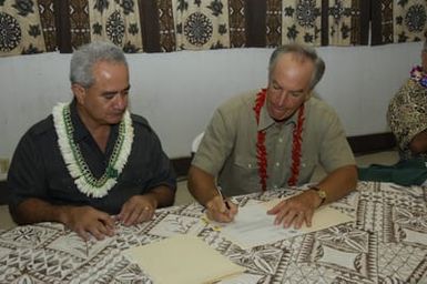 [Assignment: 48-DPA-SOI_K_Amer_Sam] Pacific Islands Tour: Visit of Secretary Dirk Kemmpthorne [and aides] to American Samoa, U.S. Territory [48-DPA-SOI_K_Amer_Sam__DI15200.JPG]