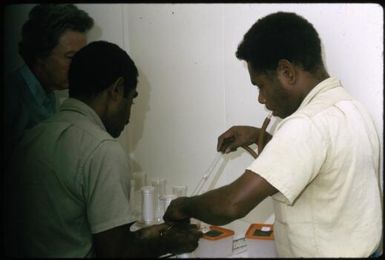 Testing adult anopheline mosquitoes for susceptibility to DDT (1) : Bougainville Island, Papua New Guinea, April 1971 / Terence and Margaret Spencer