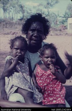 Aboriginal mother and children