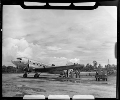 Qantas Empire Airways, aeroplane on the runway, Los Negros, Bismarck Archipelago, Papua New Guinea