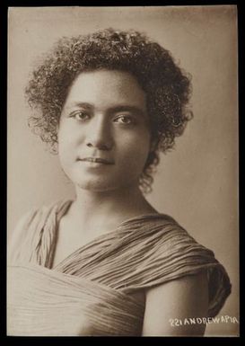 [Portrait of a young Samoan woman]