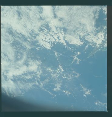 S09-35-1591 - STS-009 - Earth observations taken by the STS-9 crew