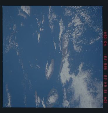 51D-40-064 - STS-51D - STS-51D earth observations