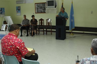 [Assignment: 48-DPA-SOI_K_Pohnpei_6-10-11-07] Pacific Islands Tour: Visit of Secretary Dirk Kempthorne [and aides] to Pohnpei Island, of the Federated States of Micronesia [48-DPA-SOI_K_Pohnpei_6-10-11-07__DI14194.JPG]