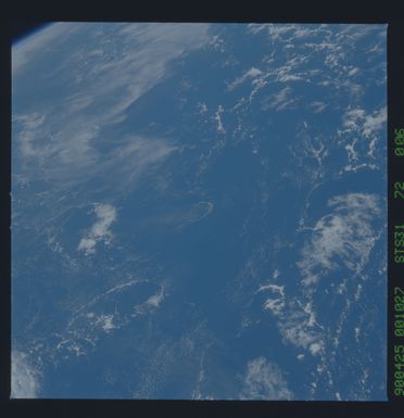 S31-72-006 - STS-031 - STS-31 earth observations