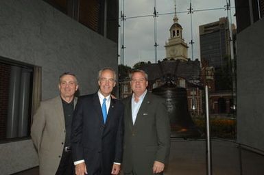 [Assignment: 48-DPA-07-13-08_SOI_K_Philly_Rec] Reception at Independence National Historical Park for attendees at the National Governors Association Centennial Meeting in Philadelphia, Pennsylvania. Secretary Dirk Kempthorne [and Independence National Historical Park Deputy Superintendent Darla Sidles delivered official remarks; and the Secretary conversed with fellow NGA attendees, among them Pennsylvanina Governor Edward Rendell, Vermont Governor James Douglas, Wyoming Governor Dave Freudenthal, Guam Governor Felix Camacho, former Tennessee Governor Don Sundquist, and former Michigan Governor John Engler.] [48-DPA-07-13-08_SOI_K_Philly_Rec_IOD_9353.JPG]