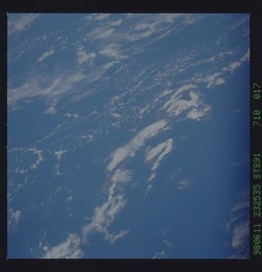 STS091-710-017 - STS-091 - Earth observations taken from orbiter Discovery during STS-91 mission