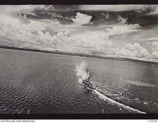 SORONG, NEW GUINEA. 1944-04. ATTACK BY B25 BOMBER AIRCRAFT OF FIFTH AIR FORCE, UNITED STATES ARMY AIR FORCE ON JAPANESE SHIPPING. THIS PHOTO SHOWS BOMBS AWAY
