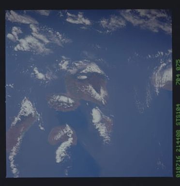 STS104-704-075 - STS-104 - Hawaiian Islands panoramic taken by the STS-104 crew