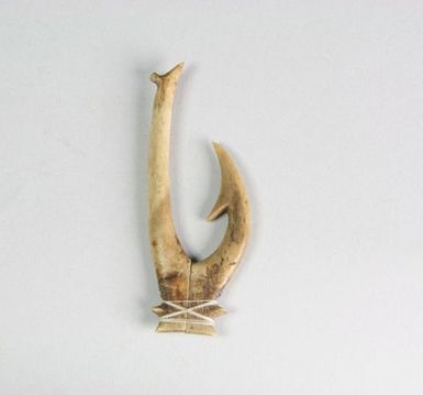 Makau (fishhook)