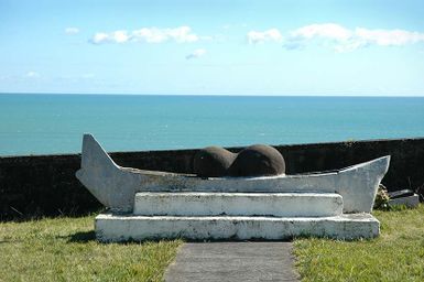 Te punga o Tainui i te marae o Maniaroa