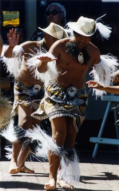 Ōrongomai Marae 2003; Waitangi open day; Cook Islands Christian group from Porirua.