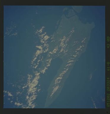 61B-43-099 - STS-61B - STS-61B earth observations