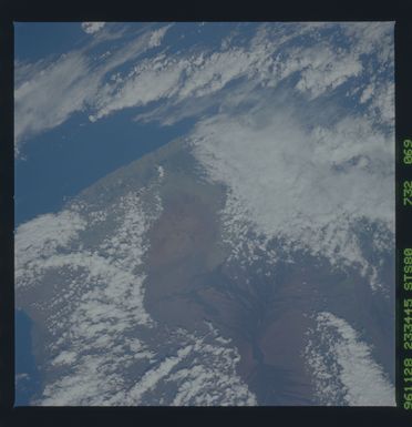 STS080-732-069 - STS-080 - Earth observations taken from Space Shuttle Columbia during STS-80 mission