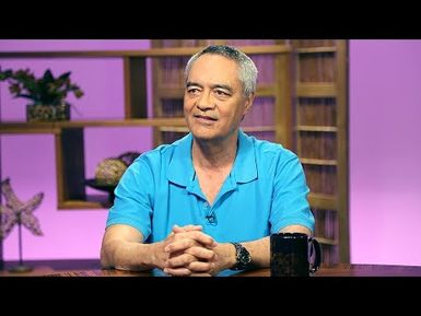 Dr. Elliot Kalauawa | Long Story Short with Leslie Wilcox