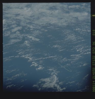 S32-96-010 - STS-032 - STS-32 earth observations