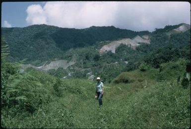 Looking for anopheline mosquito larvae (2) : Bougainville Island, Papua New Guinea, March 1971 / Terence and Margaret Spencer